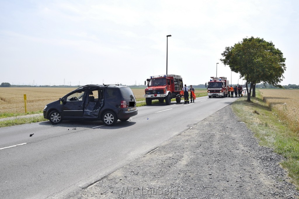 Schwerer Krad Pkw Unfall Koeln Porz Libur Liburer Landstr (Krad Fahrer nach Tagen verstorben) P063.JPG - Miklos Laubert